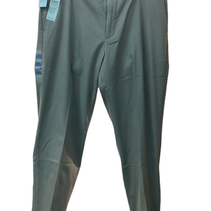 NWT men’s khaki classic fit Dockers 38x30