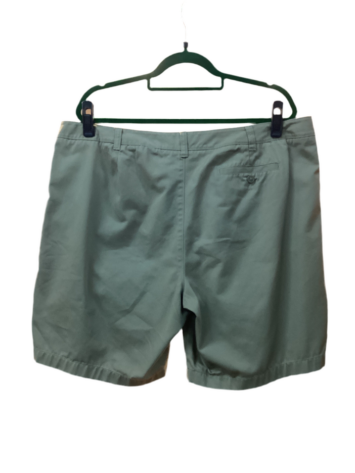 Men’s cargo shorts original beige Lands’ End size 18