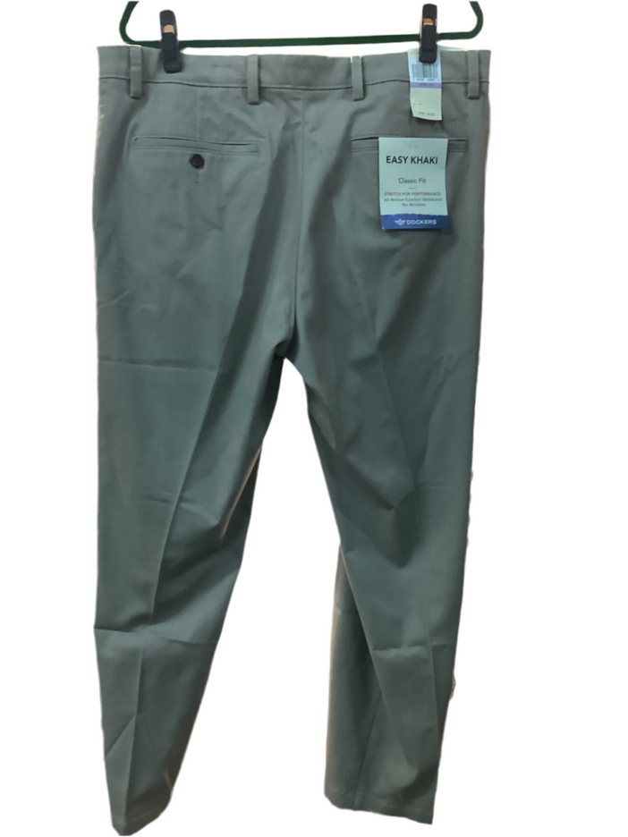 NWT men’s khaki classic fit Dockers 38x30